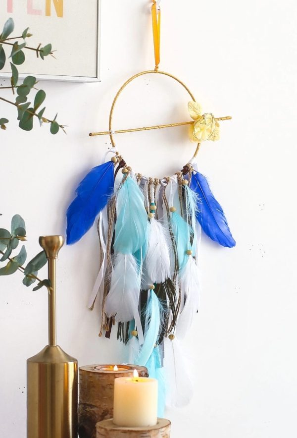 Product Image and Link for Feather Decor Dreamcatcher